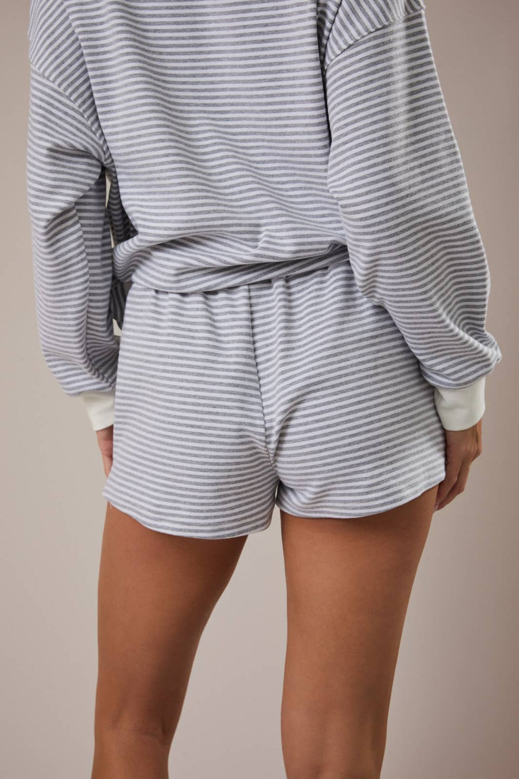 MID RISE STRIPE SHORTS