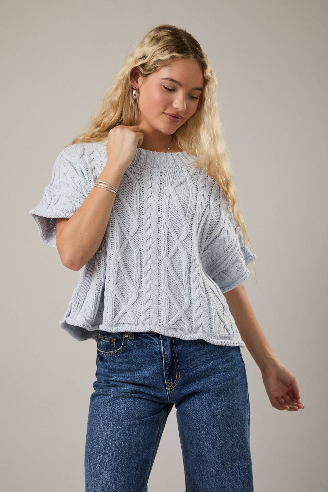 ROUND NECK SHORT SLEEVE KNIT SWEATER TOP
