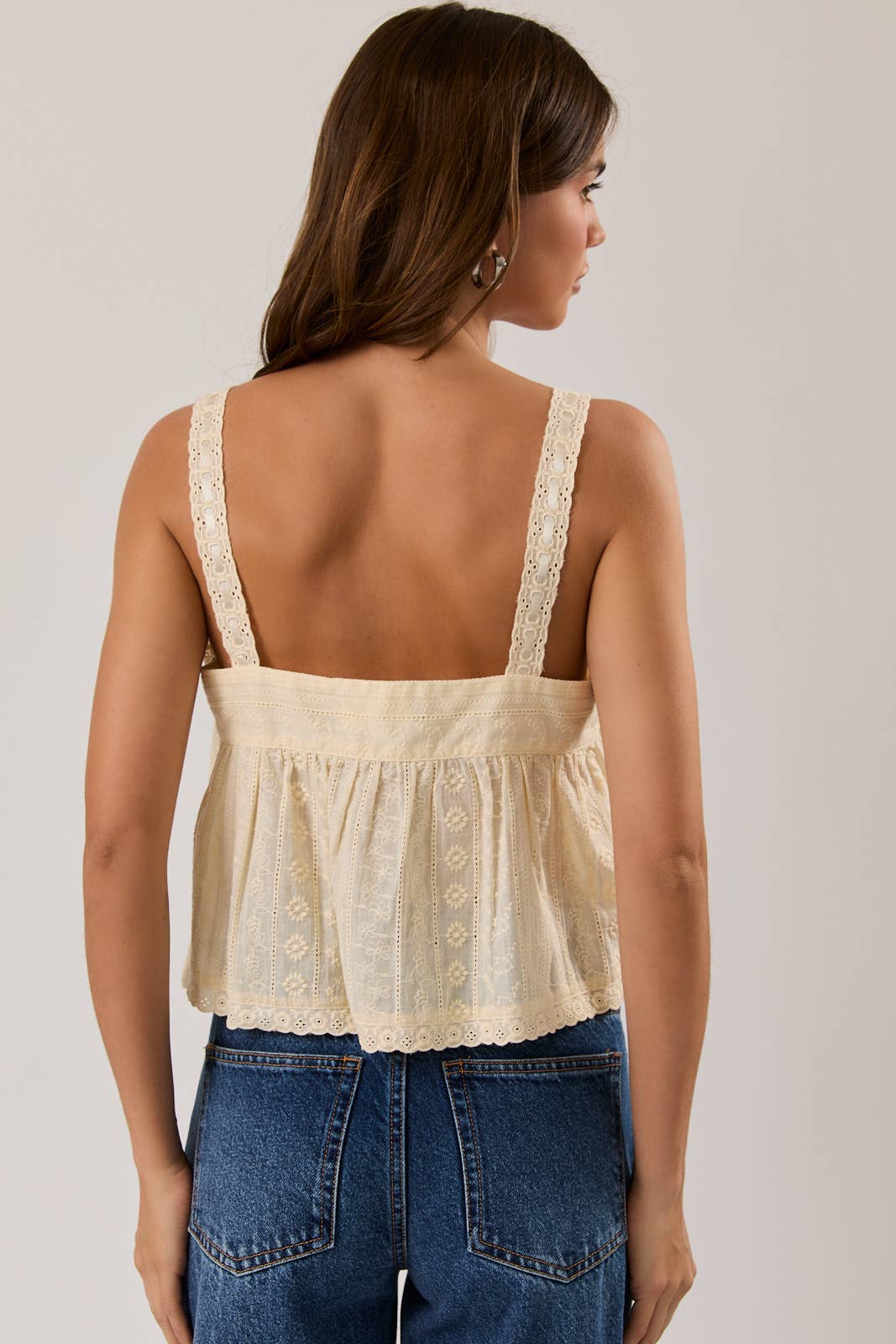 SLEEVELESS EYELET TOP WITH COTTON TRIM