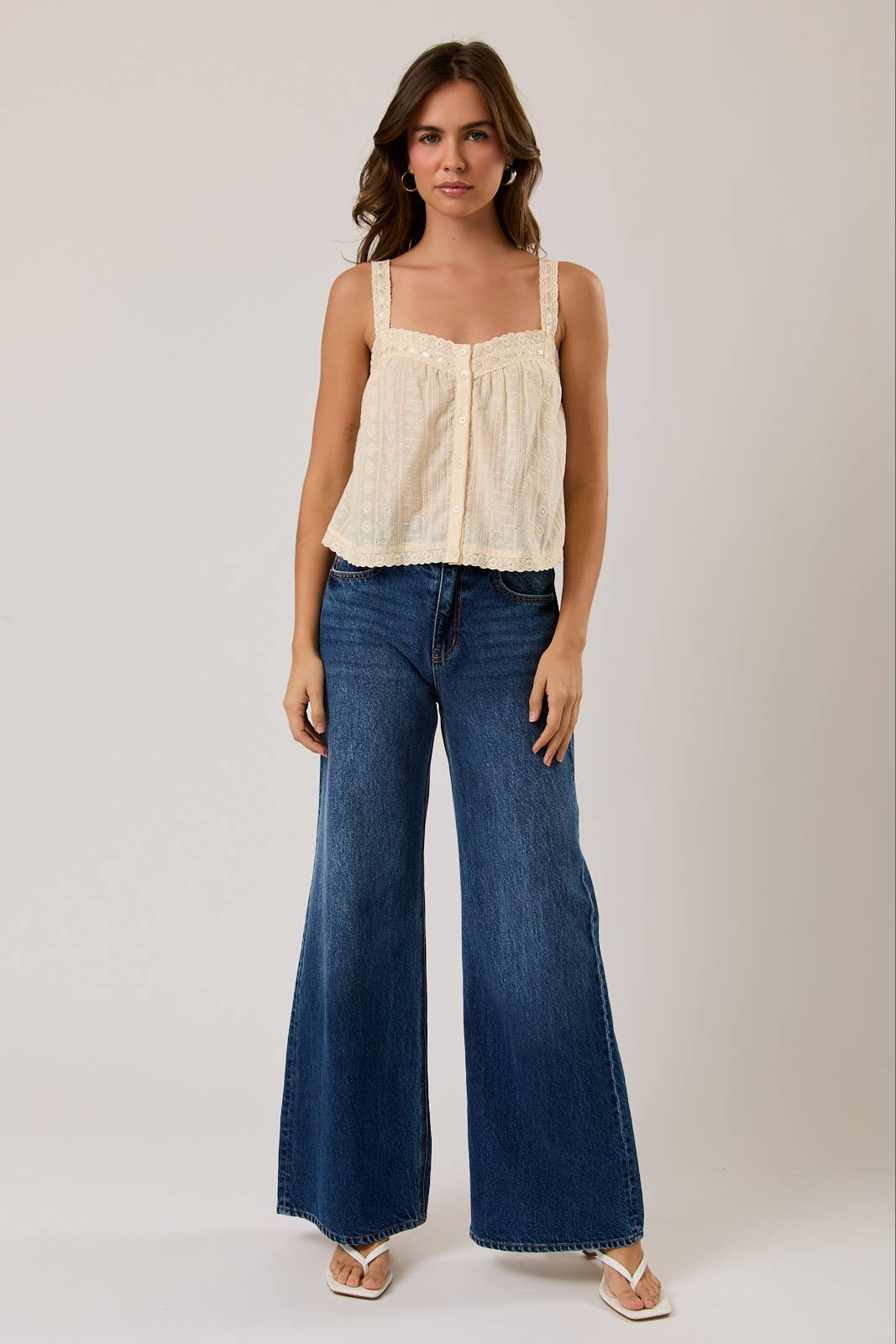 SLEEVELESS EYELET TOP WITH COTTON TRIM